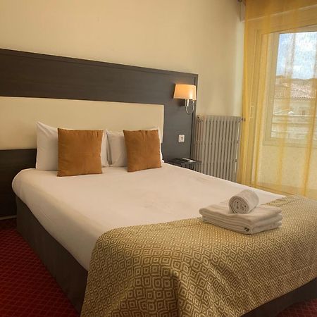 Brit Hotel Bleu Nuit Saintes Exterior photo