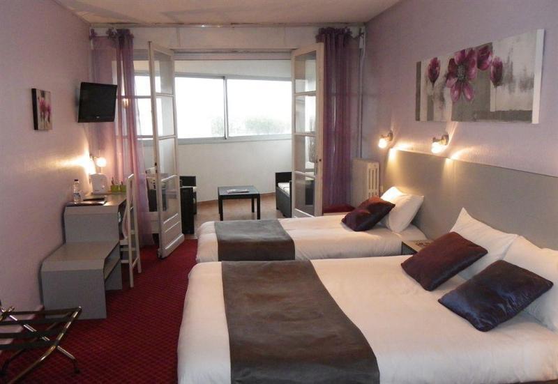 Brit Hotel Bleu Nuit Saintes Exterior photo