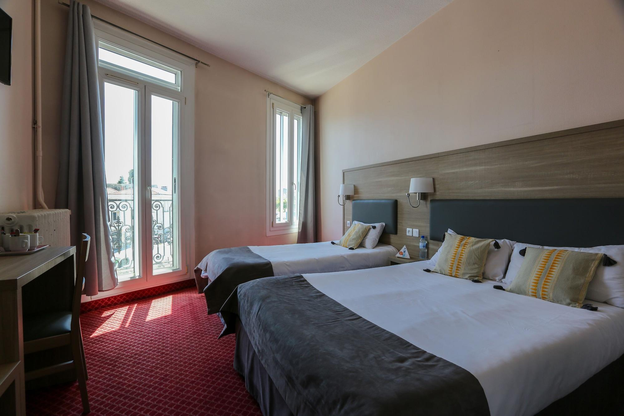Brit Hotel Bleu Nuit Saintes Exterior photo