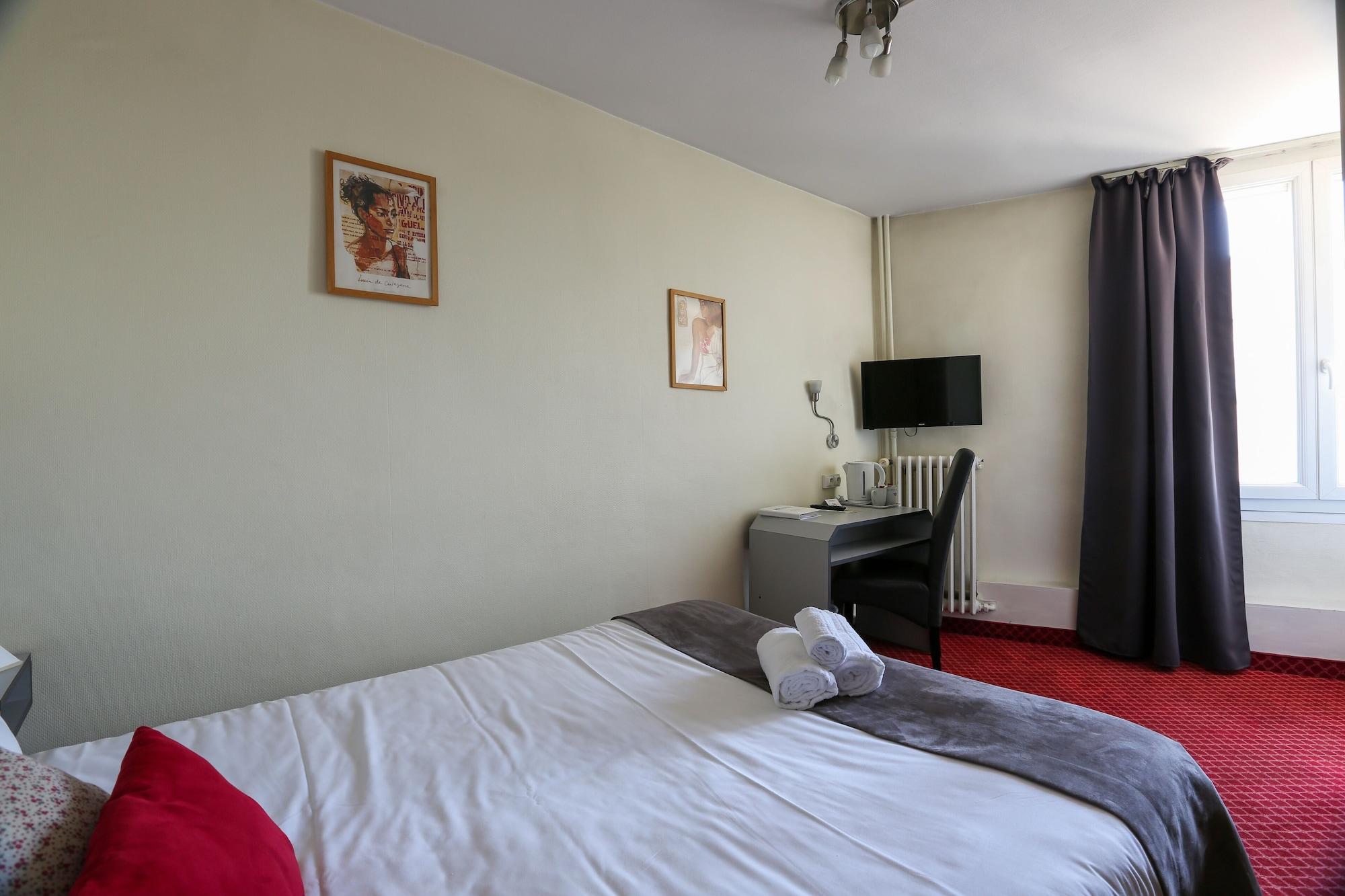 Brit Hotel Bleu Nuit Saintes Exterior photo