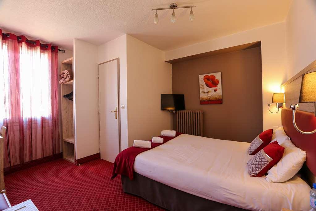 Brit Hotel Bleu Nuit Saintes Room photo