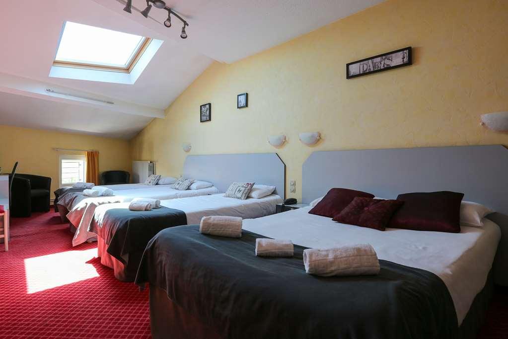 Brit Hotel Bleu Nuit Saintes Room photo