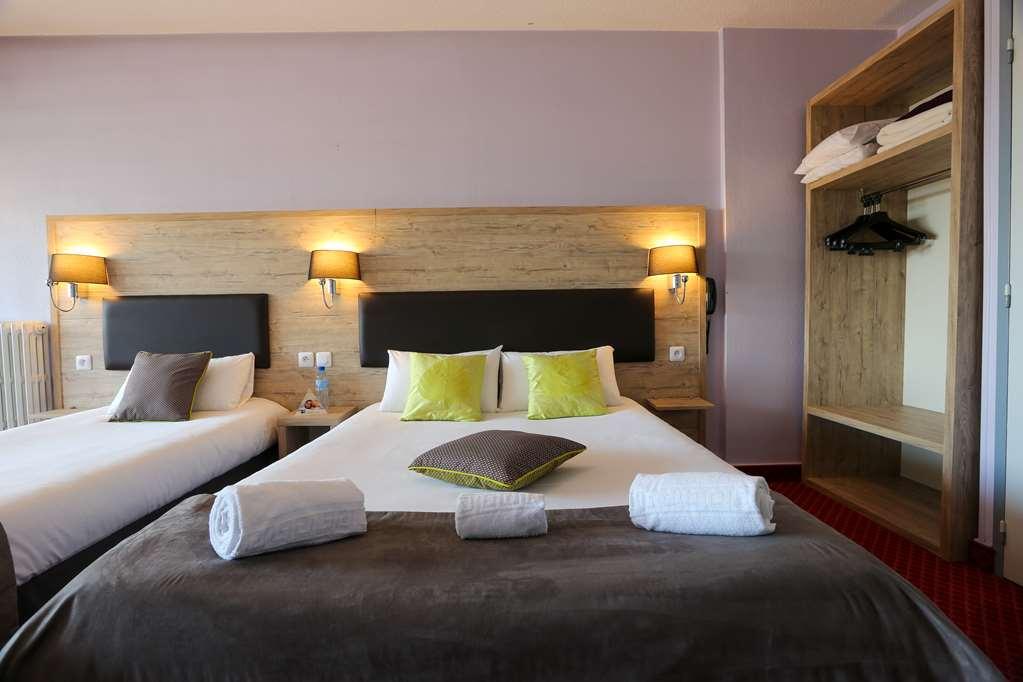 Brit Hotel Bleu Nuit Saintes Room photo