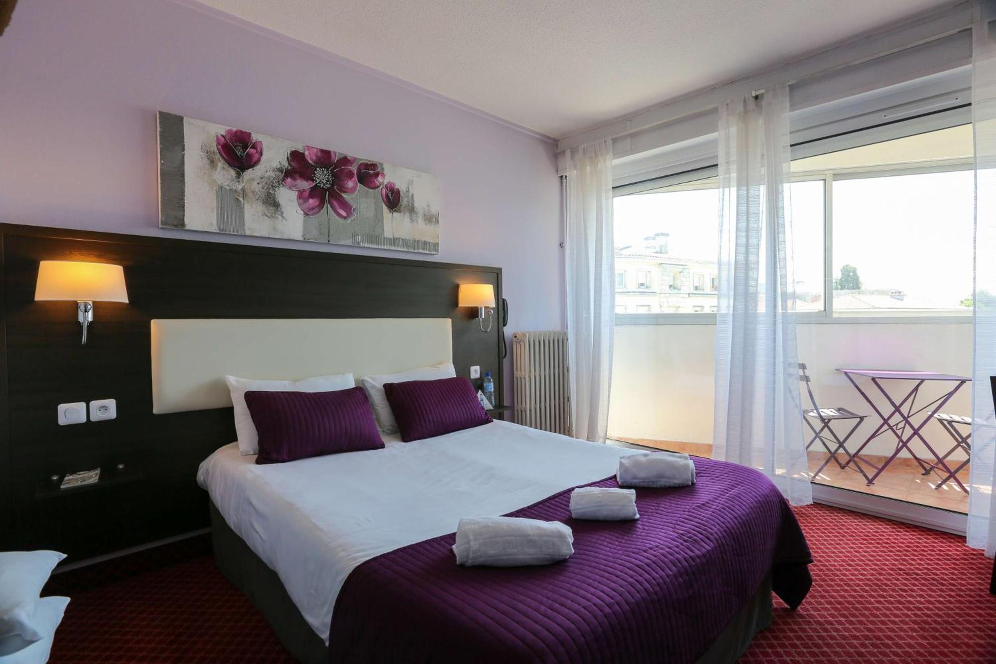 Brit Hotel Bleu Nuit Saintes Exterior photo