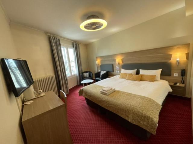 Brit Hotel Bleu Nuit Saintes Exterior photo