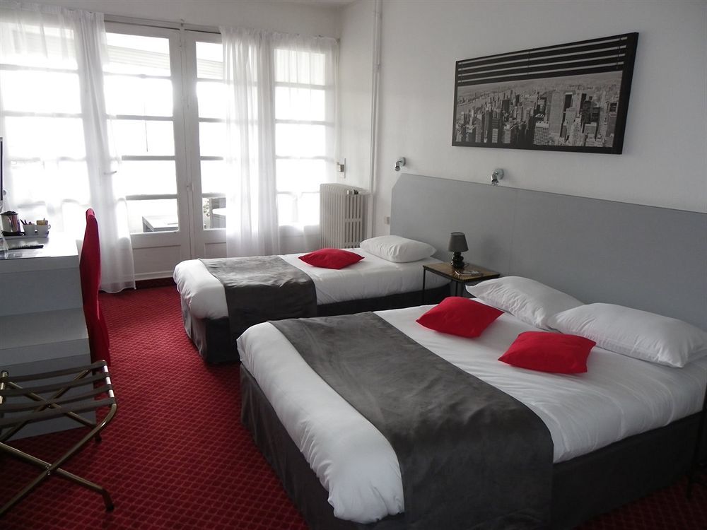 Brit Hotel Bleu Nuit Saintes Exterior photo